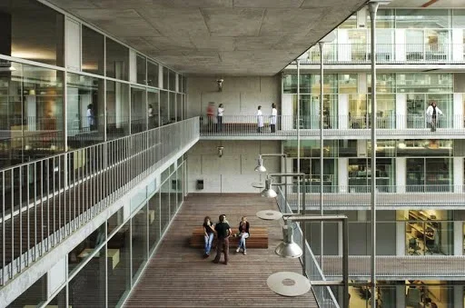 picture PRBB inside